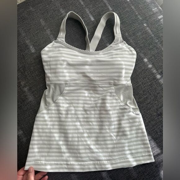Lululemon Cross My Heart Tank Size 4 - Picture 10 of 11